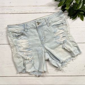 💕 American Eagle Light Wash Midi Shorts Size 8